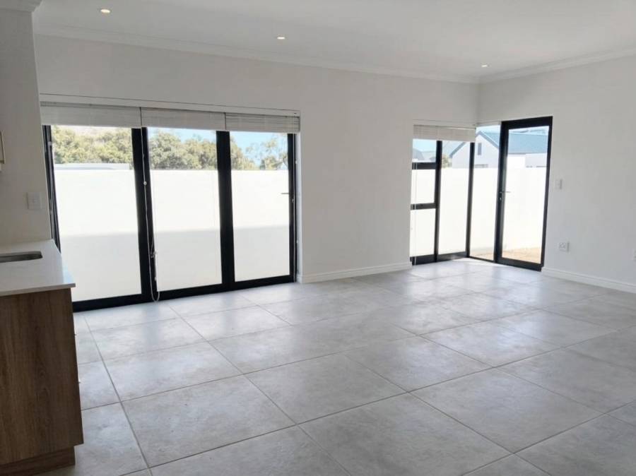 To Let 2 Bedroom Property for Rent in Kommetjie Western Cape